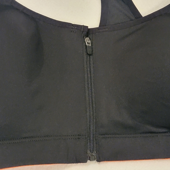 Under Armour ladies 38D compression racerback bra with front zip - Picture 9 of 10